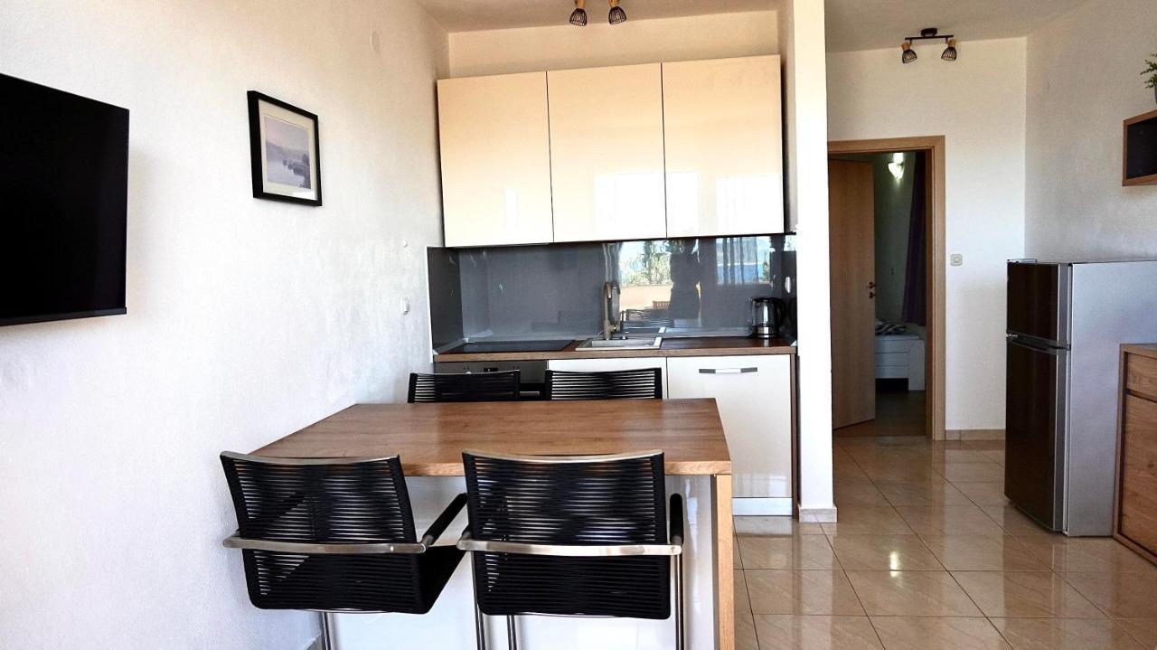 Apartments Maris Стариград-Пакленица Екстериор снимка