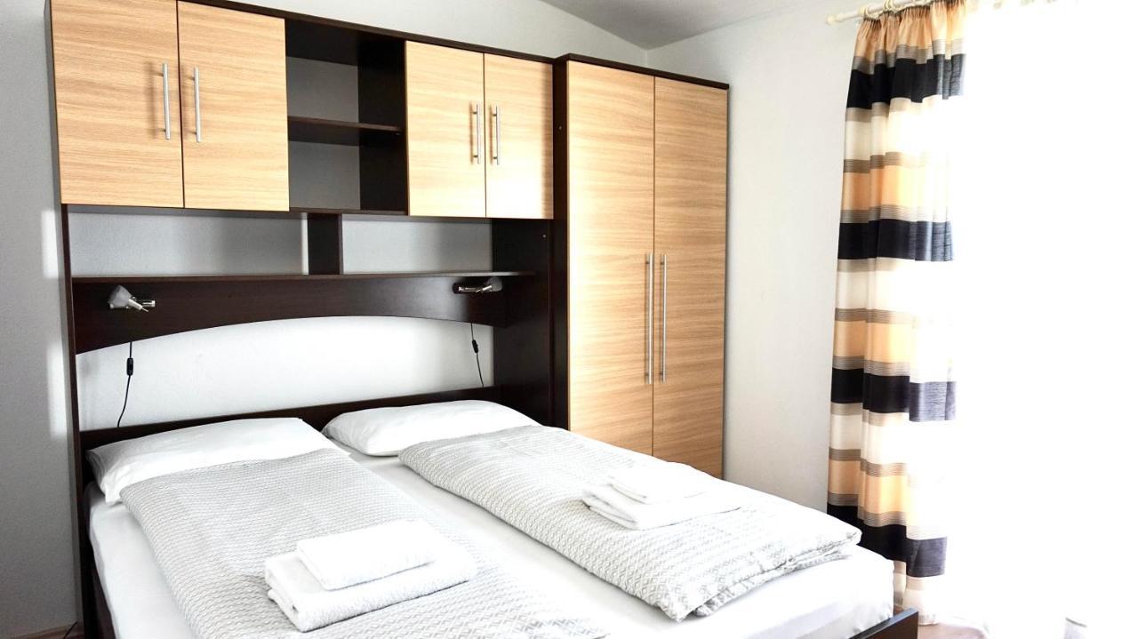 Apartments Maris Стариград-Пакленица Екстериор снимка