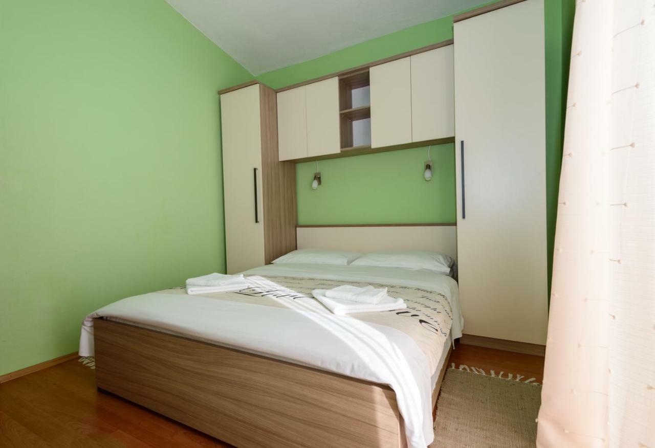 Apartments Maris Стариград-Пакленица Екстериор снимка