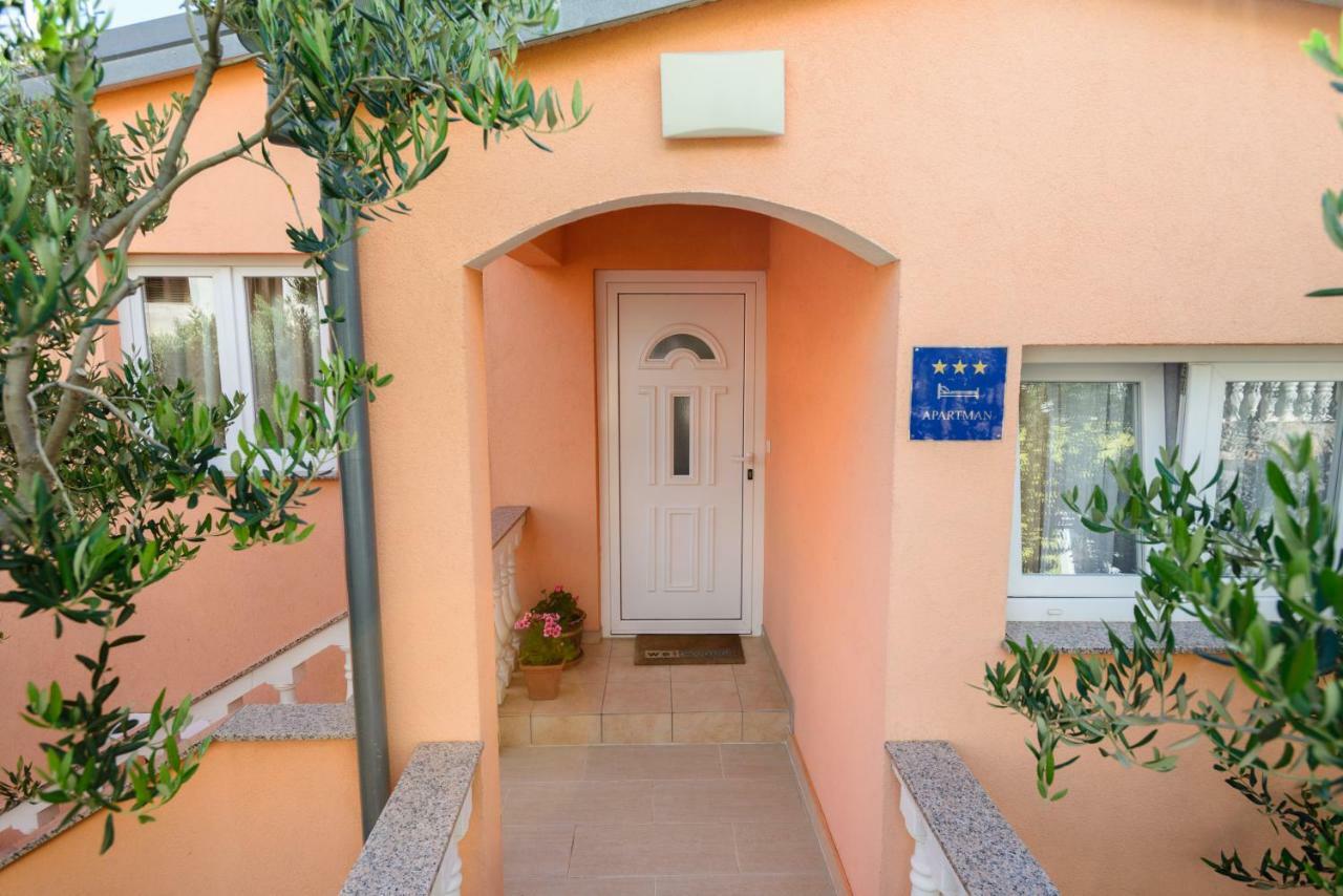 Apartments Maris Стариград-Пакленица Екстериор снимка