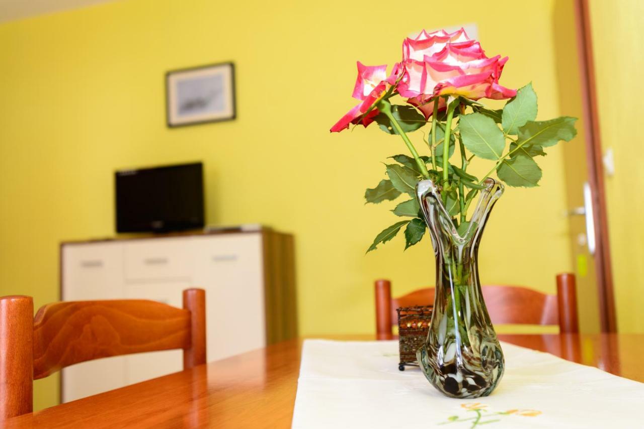 Apartments Maris Стариград-Пакленица Екстериор снимка