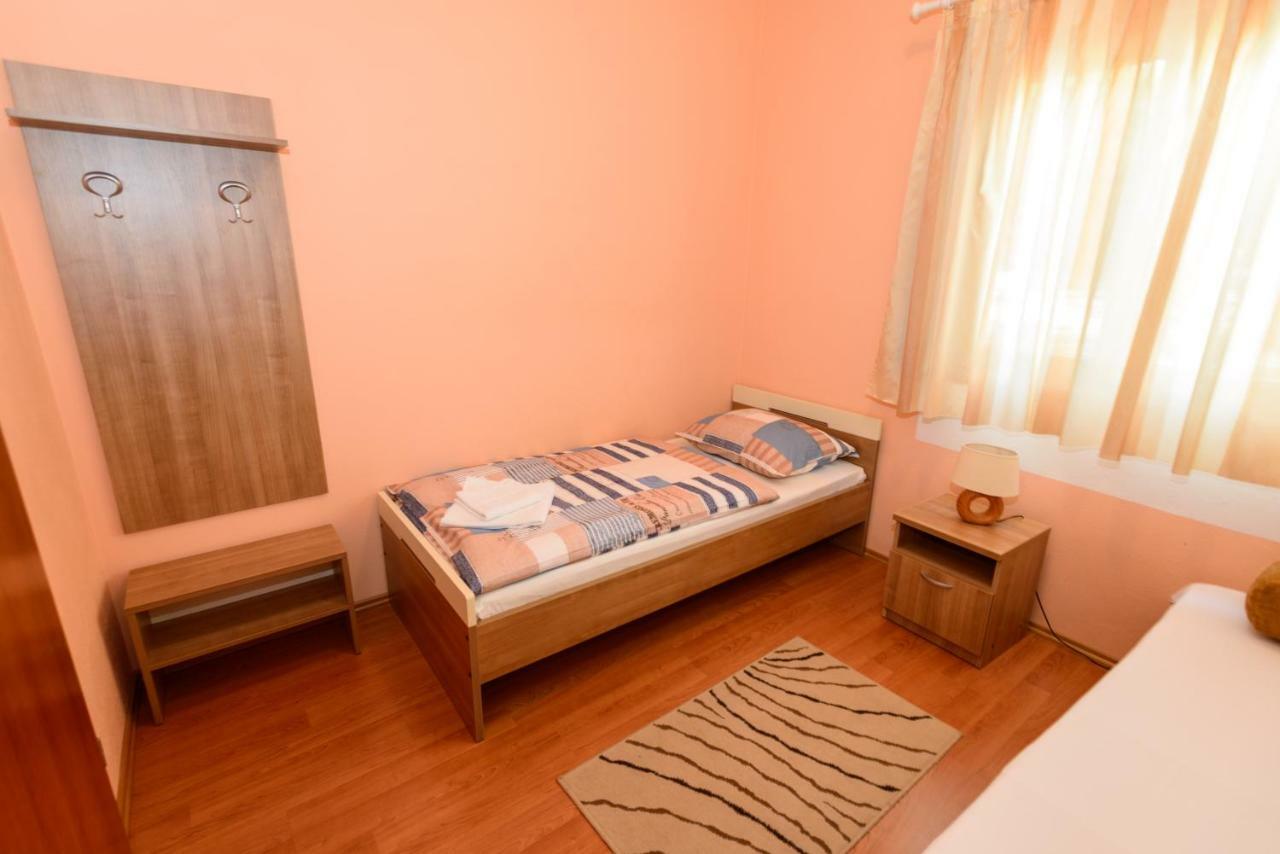 Apartments Maris Стариград-Пакленица Екстериор снимка